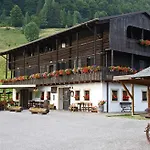 Riglarhaus Hotel 3*